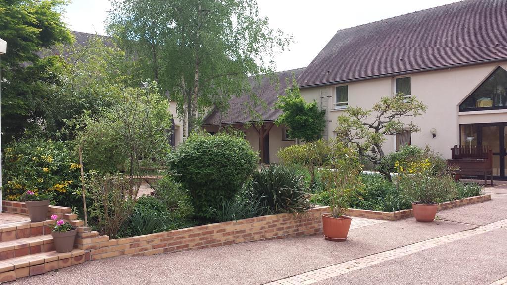 Logis Hotel "Ici M'Aime" Rouvray  Exterior foto