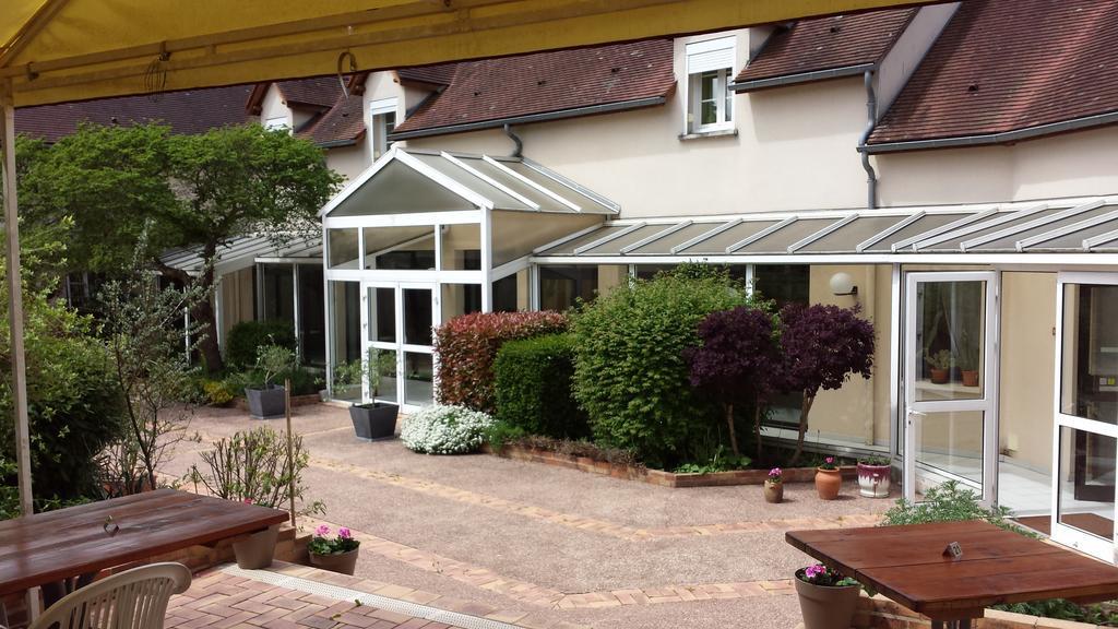 Logis Hotel "Ici M'Aime" Rouvray  Exterior foto