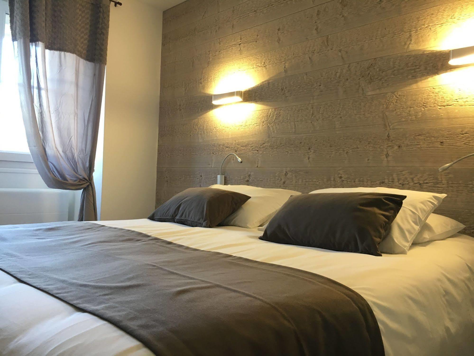 Logis Hotel "Ici M'Aime" Rouvray  Exterior foto