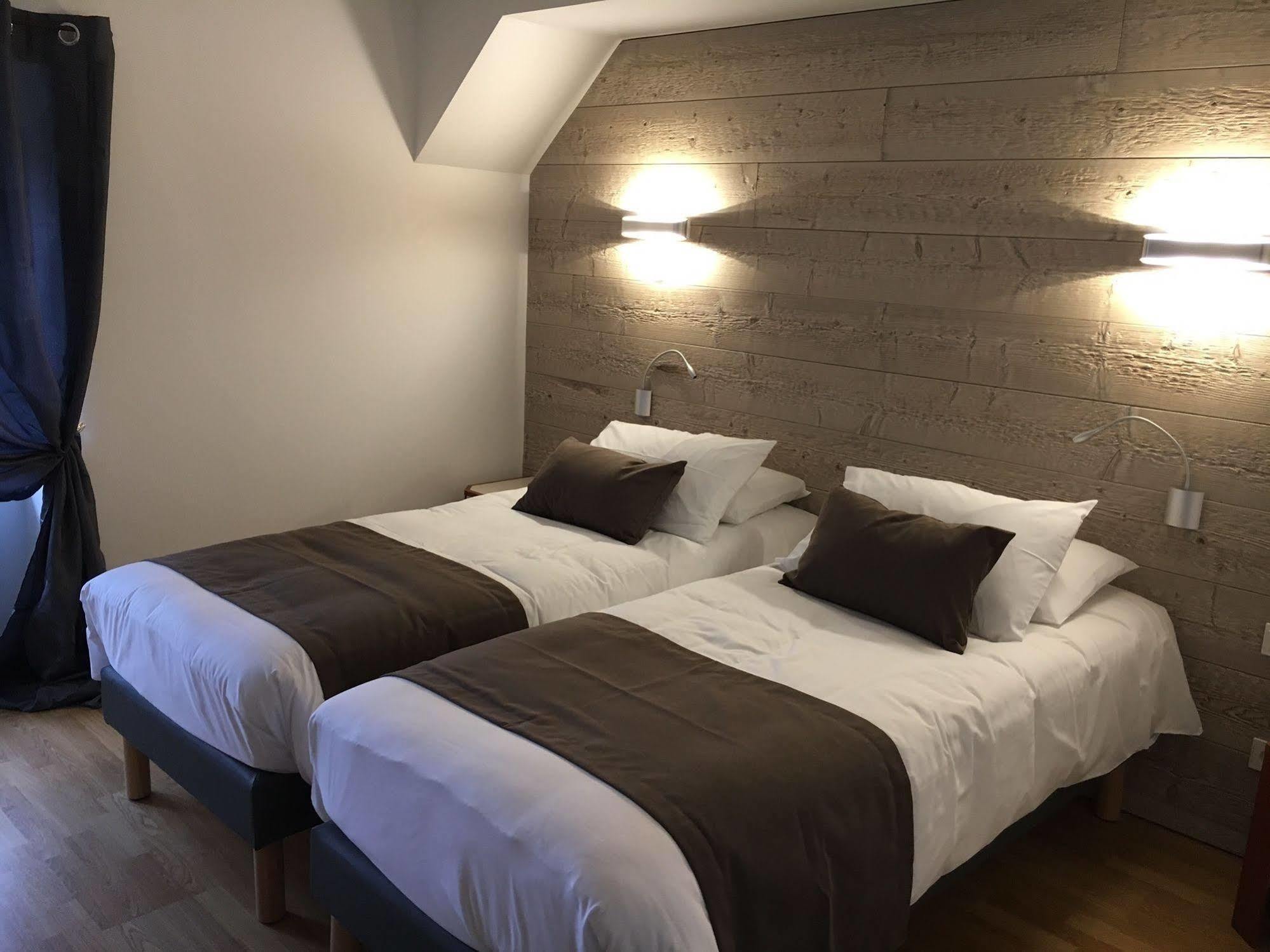 Logis Hotel "Ici M'Aime" Rouvray  Exterior foto